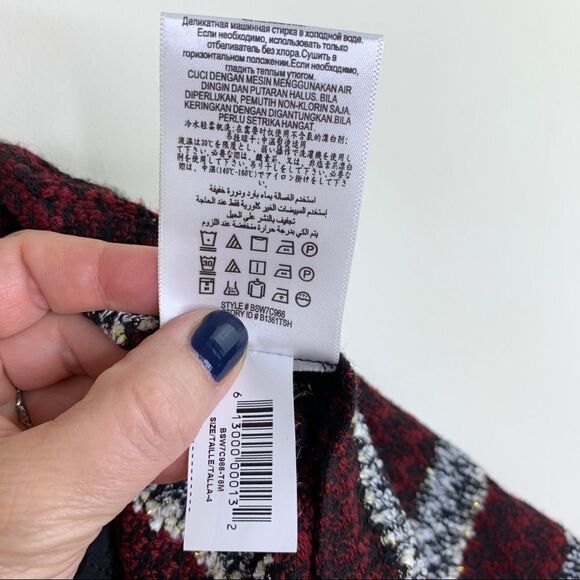 BCBGeneration Red/White/Black Stripe Boucle Shorts‎ - Picture 9 of 10